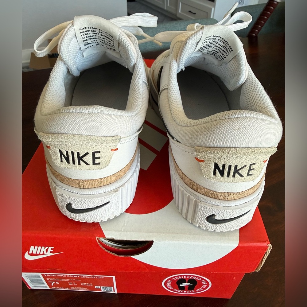 Nike Court Legacy Lift women’s size 7.5- pristine!! - Picture 2 of 14